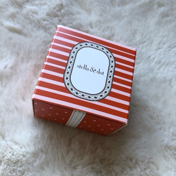 Stellar Pavé Ring Gold Size 6 - Picture 10 of 10